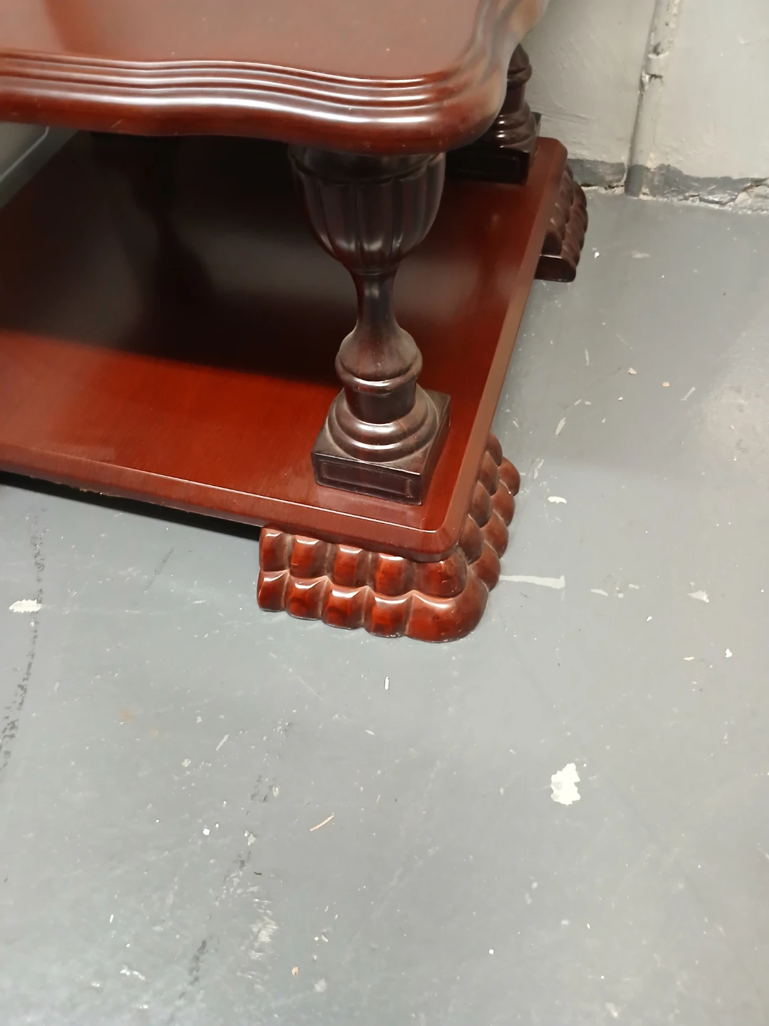 #cleanout Reddish Brown Wooden Coffee Table and 2 End Tables - photo 4
