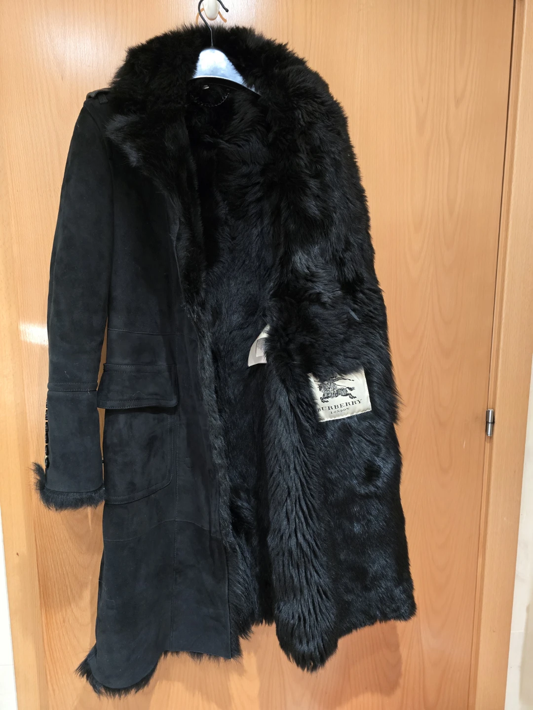 Burberry Black Shearling Coat - photo 2