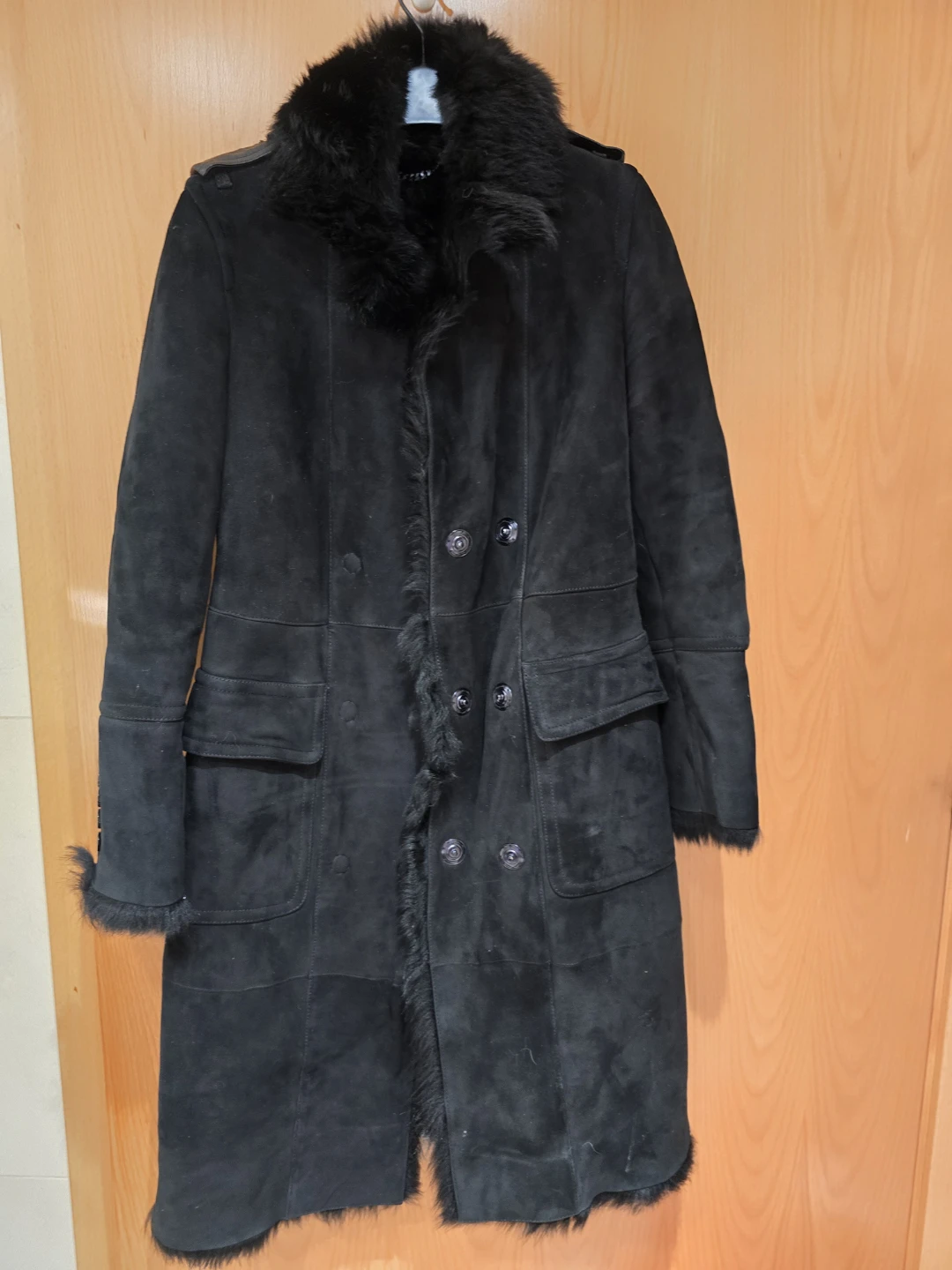 Burberry Black Shearling Coat - photo 3