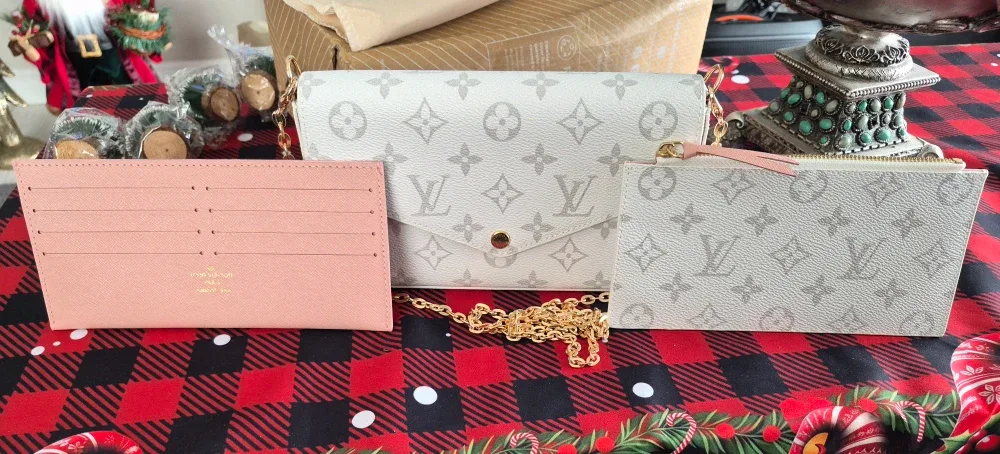 Louis Vuitton Félicie Pochette - White