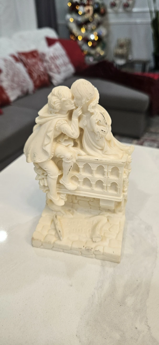 Vintage Romeo and Juliet Statue Figurine