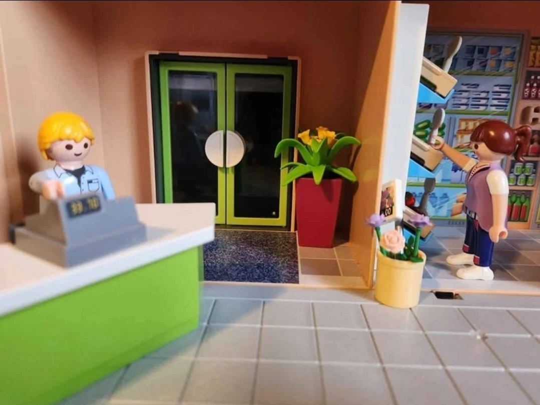 Playmobil Supermarket Playset - photo 3