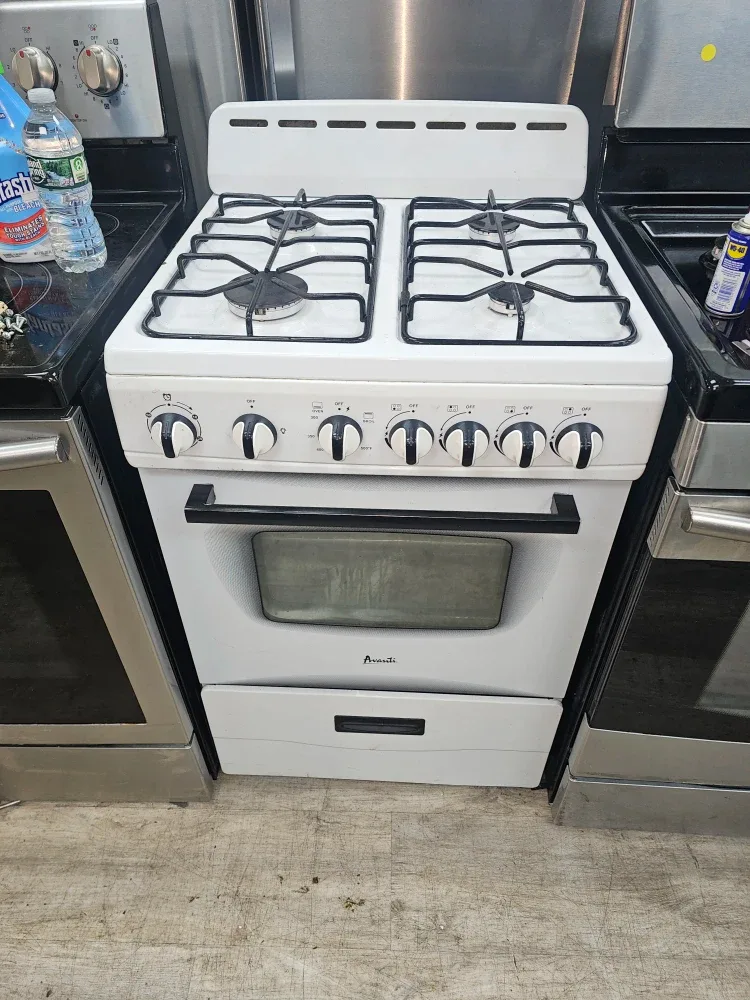 Avanti 24in white gas stove
