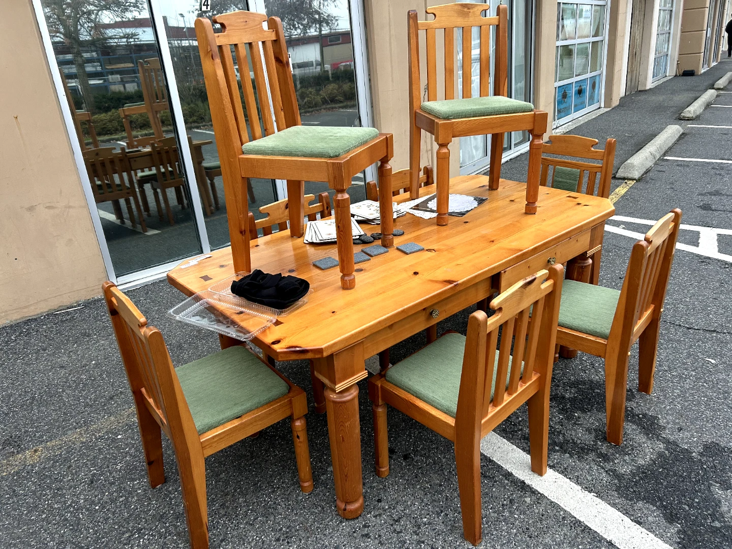 Solid Wood Dining Table with 8 Chairs – Farmhouse