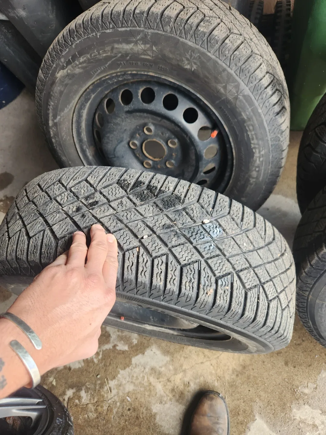 Set of Continental Winter Tires image indicator(4)