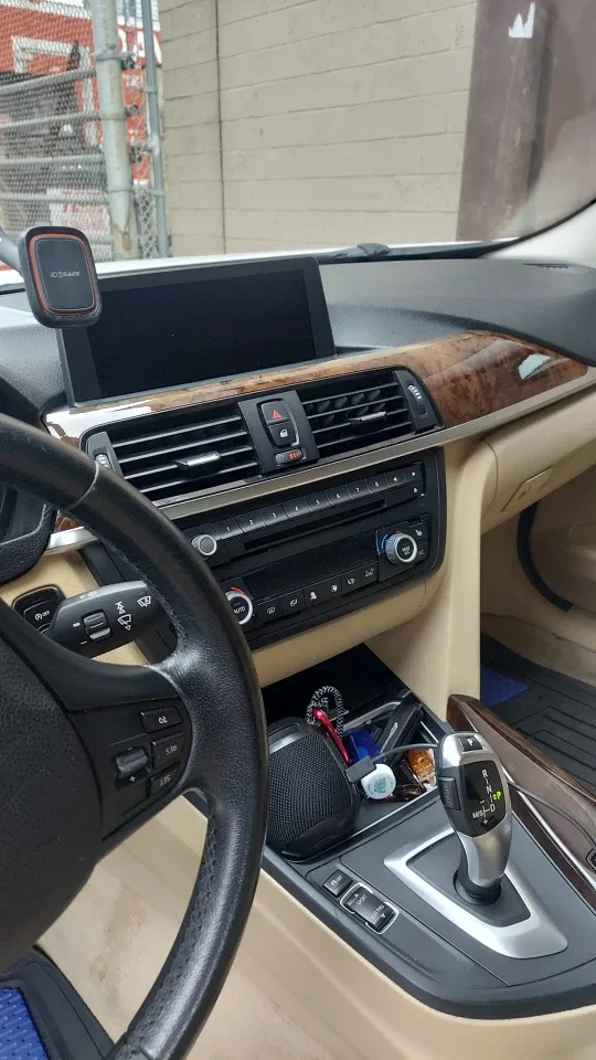 BMW 328i - White Sedan