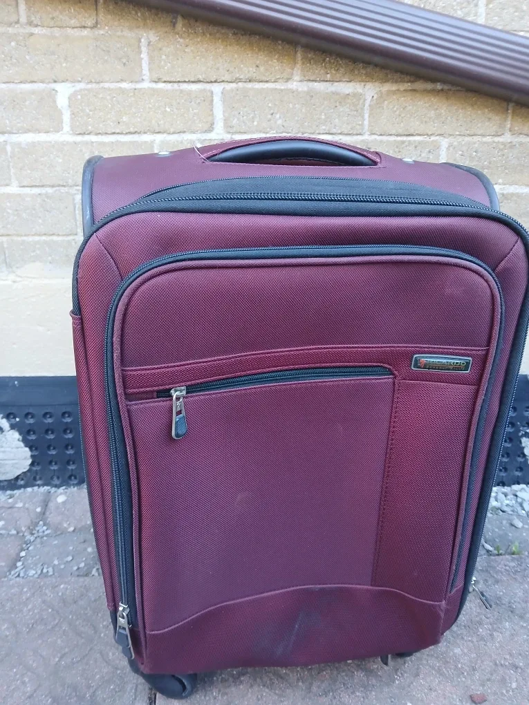 RICARDO BEVERLY HILLS rolling carry on luggage #cleanout image indicator(3)