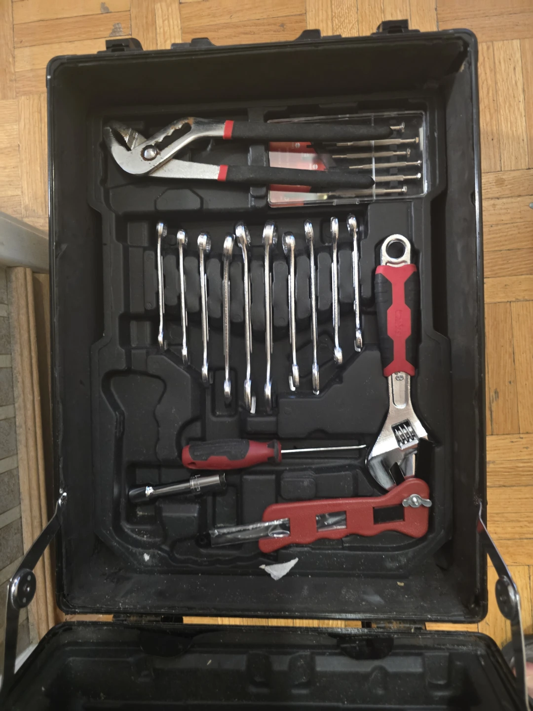 Skil Contractor Grade Tool Set ( incomplete tools)