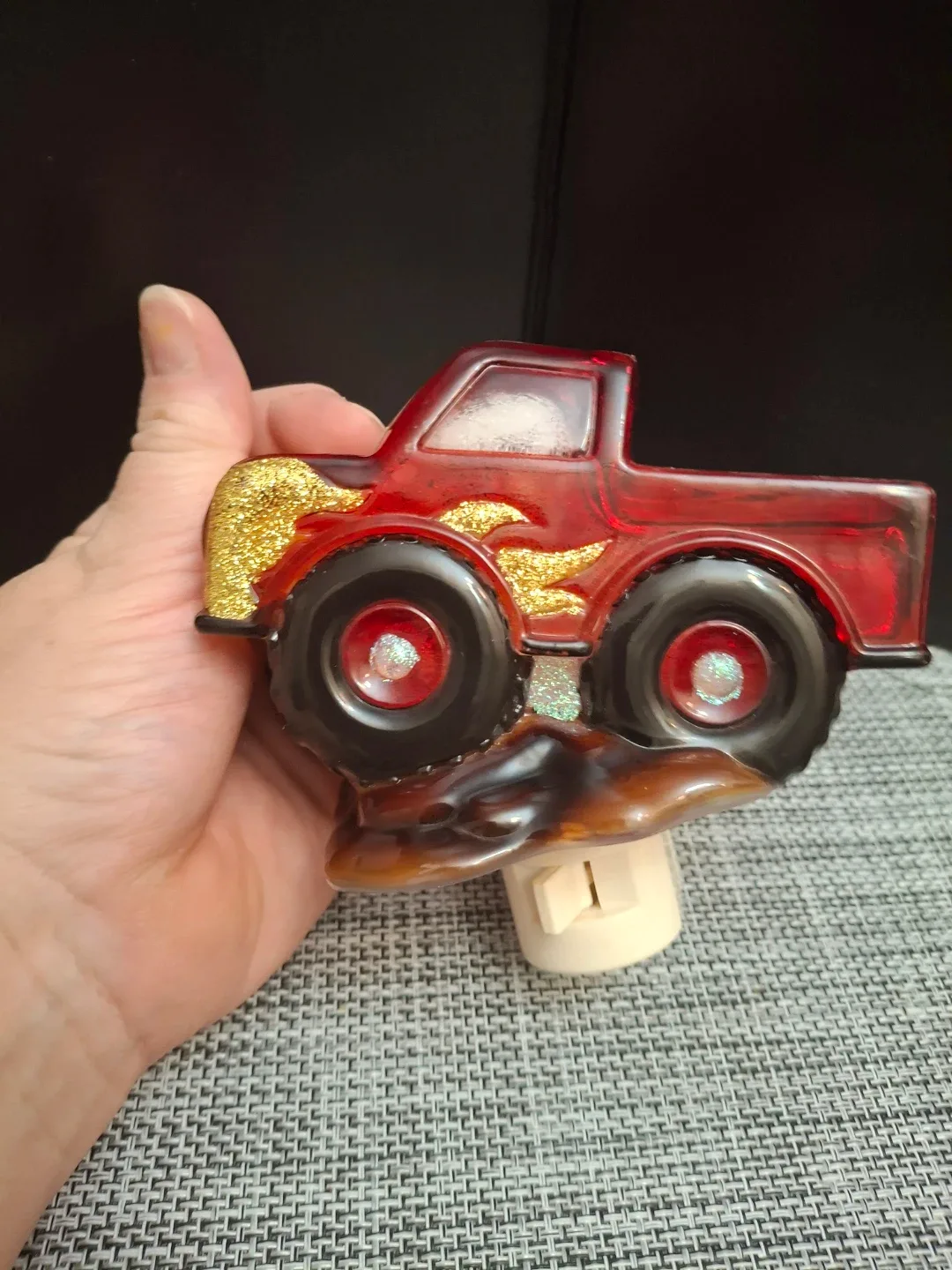 Truck Night Light - Red & Gold image indicator(4)