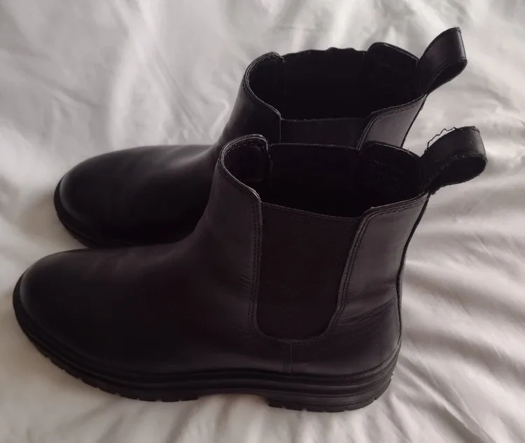 Steve Madden Black Chelsea Boots 8 image indicator(3)