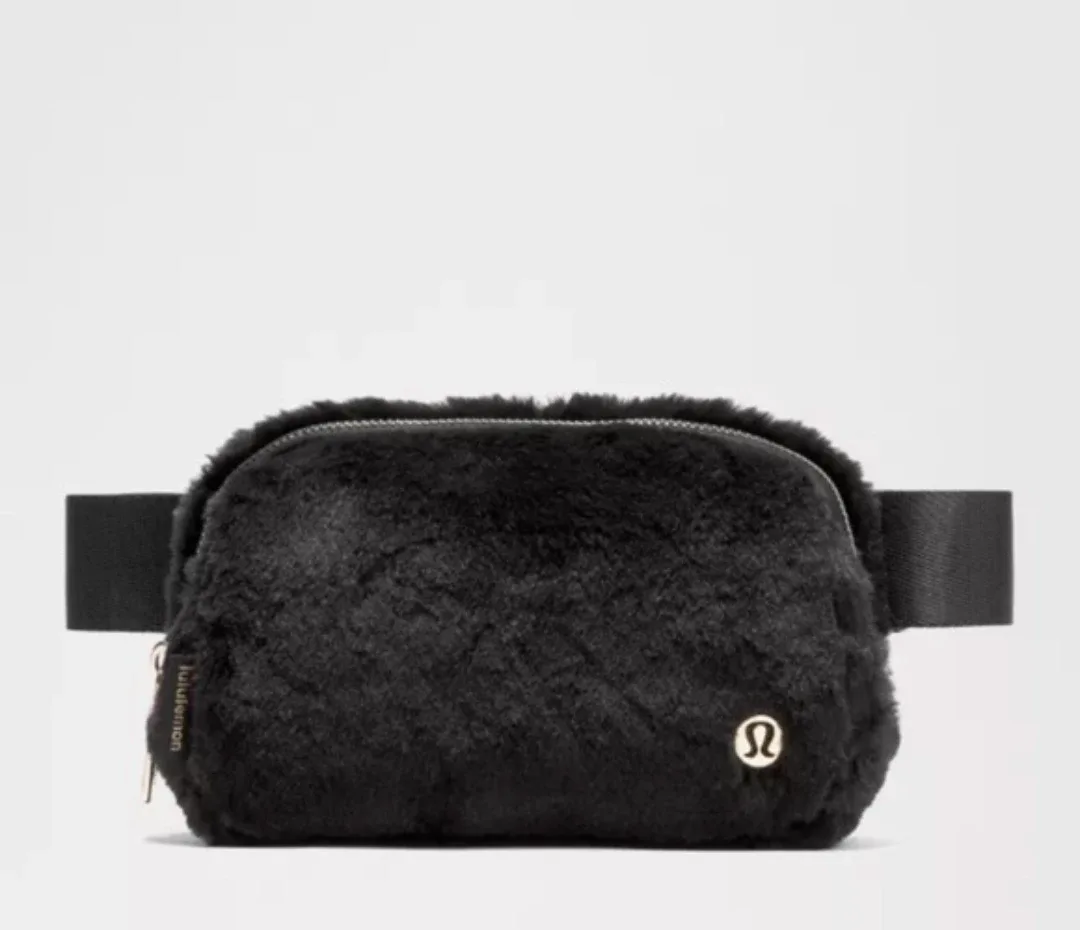 Lululemon Everywhere Belt Bag Plush Black