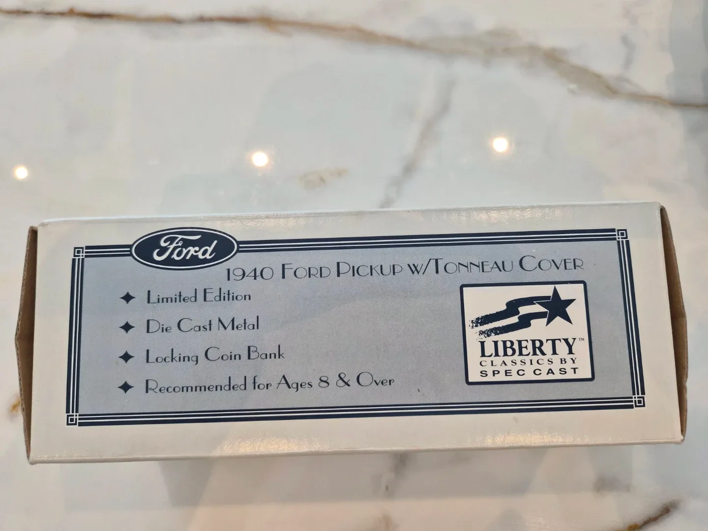 Ford 1940 Pickup Truck Diecast Coin Bank image indicator(4)