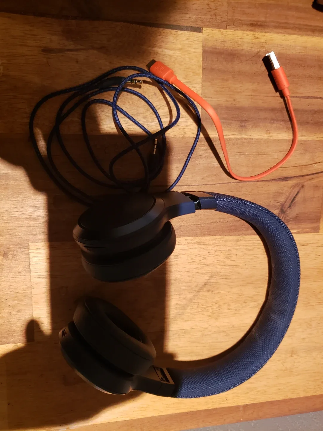JBL Headphones w/ ANC - Blue