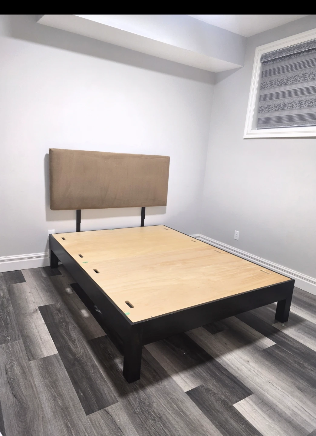 Queen Size Bed Frame with Headboard - photo 4