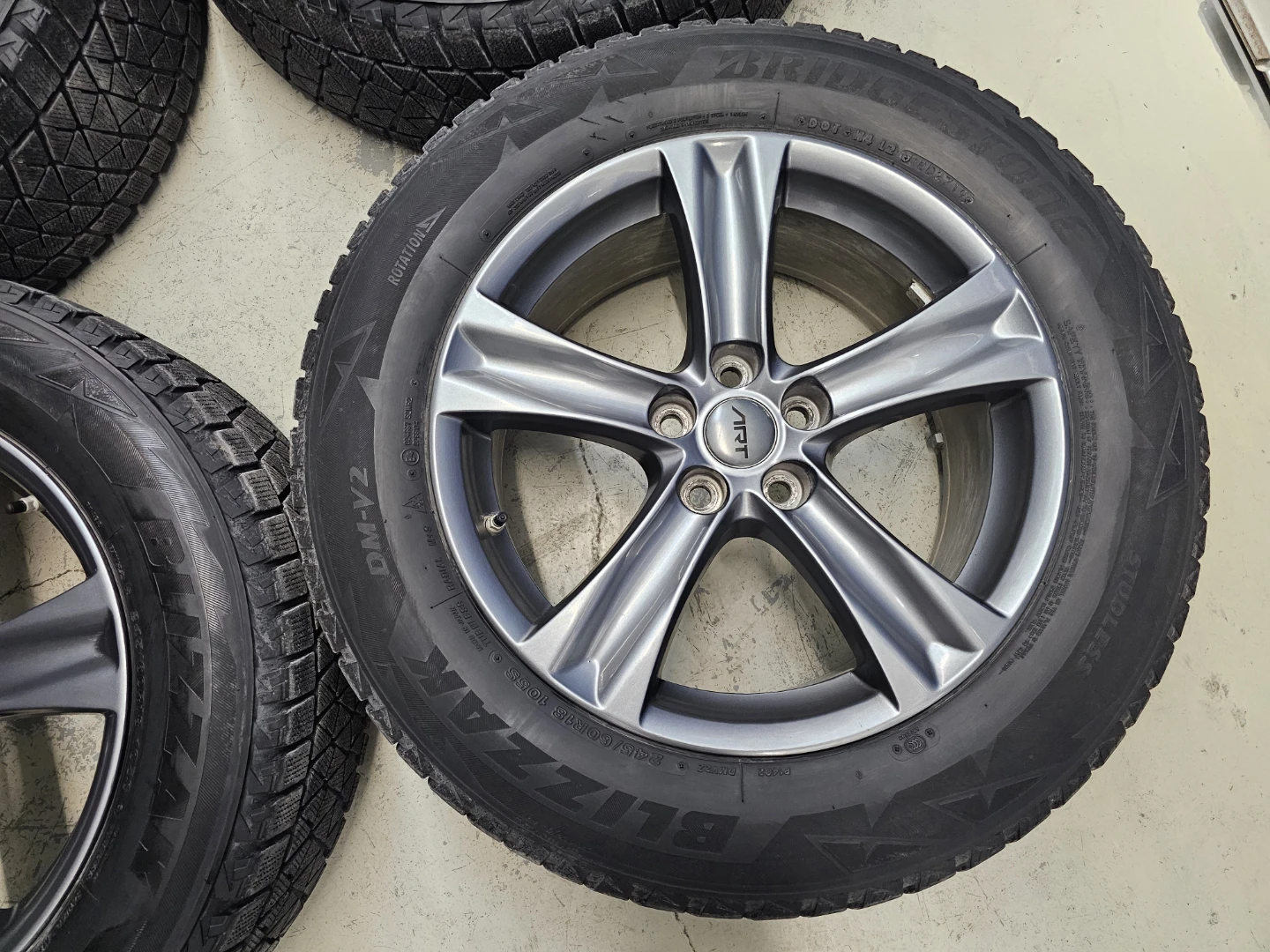 TOYOTA HIGHLANDER WINTER TIRES ON ALLOY RIMS 245/60 R18 - photo 5