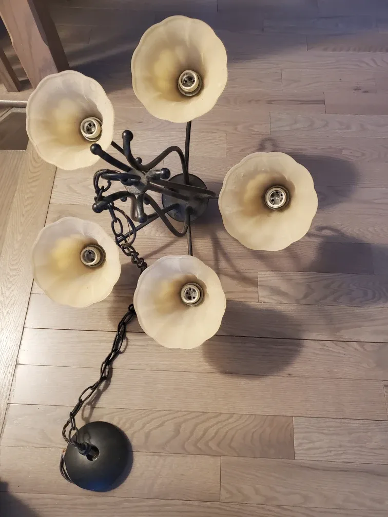 Chandelier with 5 Lights image indicator(5)