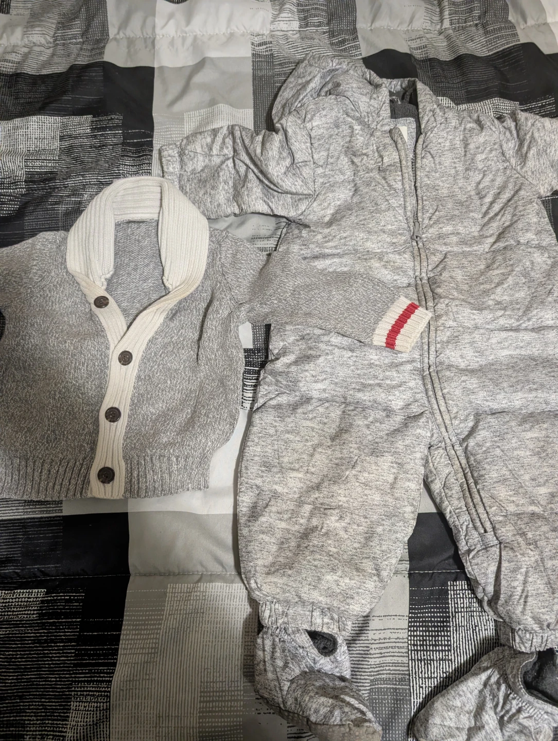 Baby Clothes Bundle - Mixed Sizes & Brands - photo 2