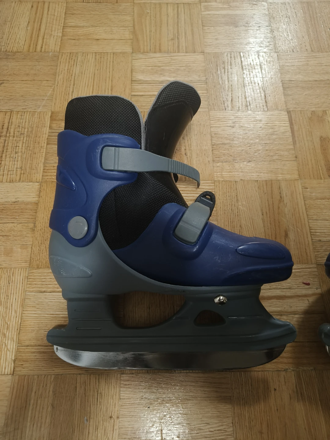 Tempest Adjustable Ice Skates - photo 2