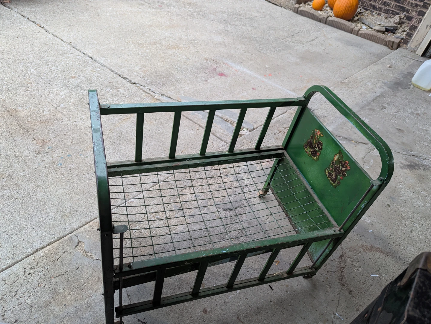 Antique Green Metal Baby Doll Crib - photo 2
