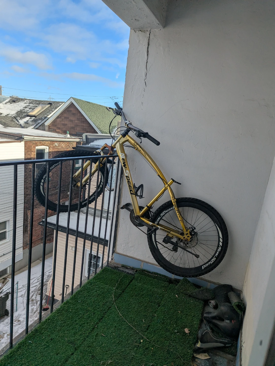 New Speed Gold Mountain Bike