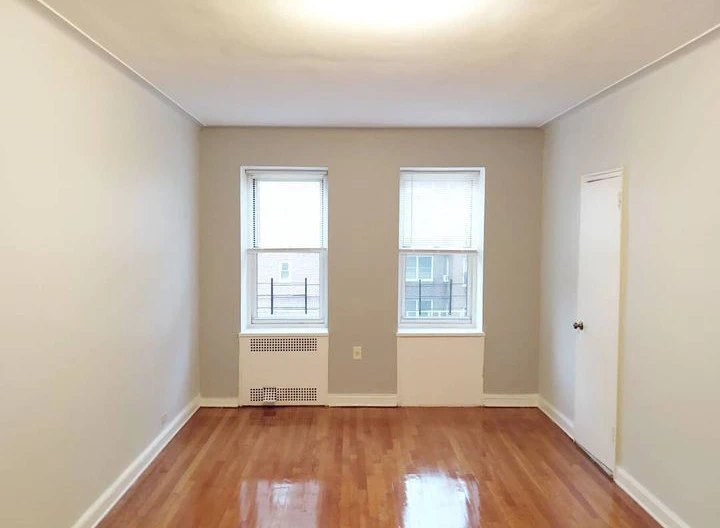 Get a room painted for 2026... - photo 4