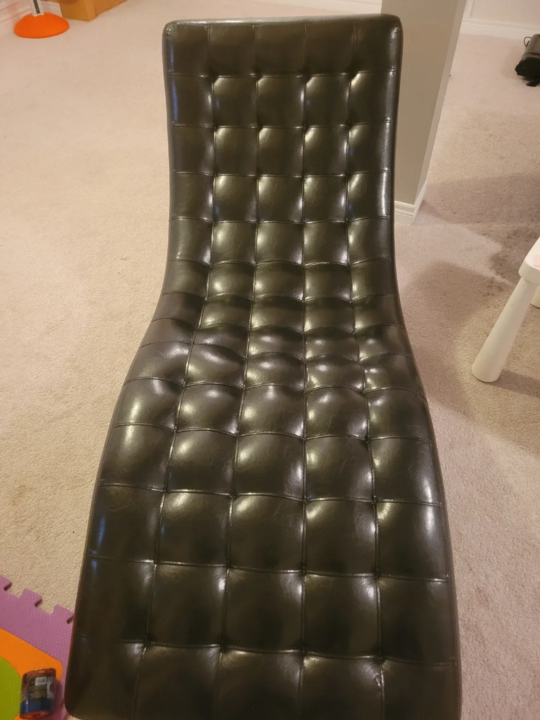Tufted Black Leather Chaise Lounge