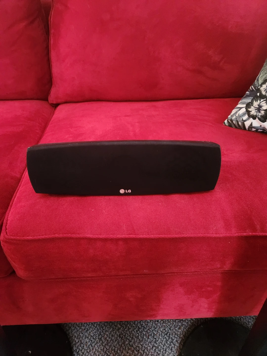 930 WATTS LG SURROUND SOUND SPEAKERS - photo 2