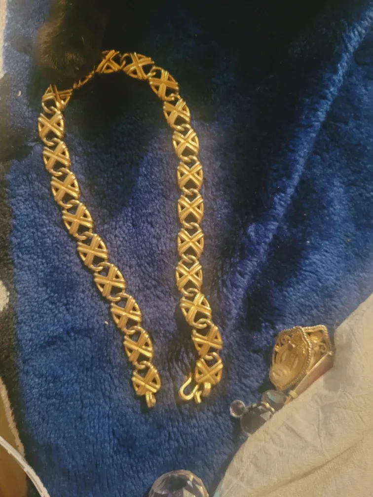 Gold plated necklace image indicator(2)