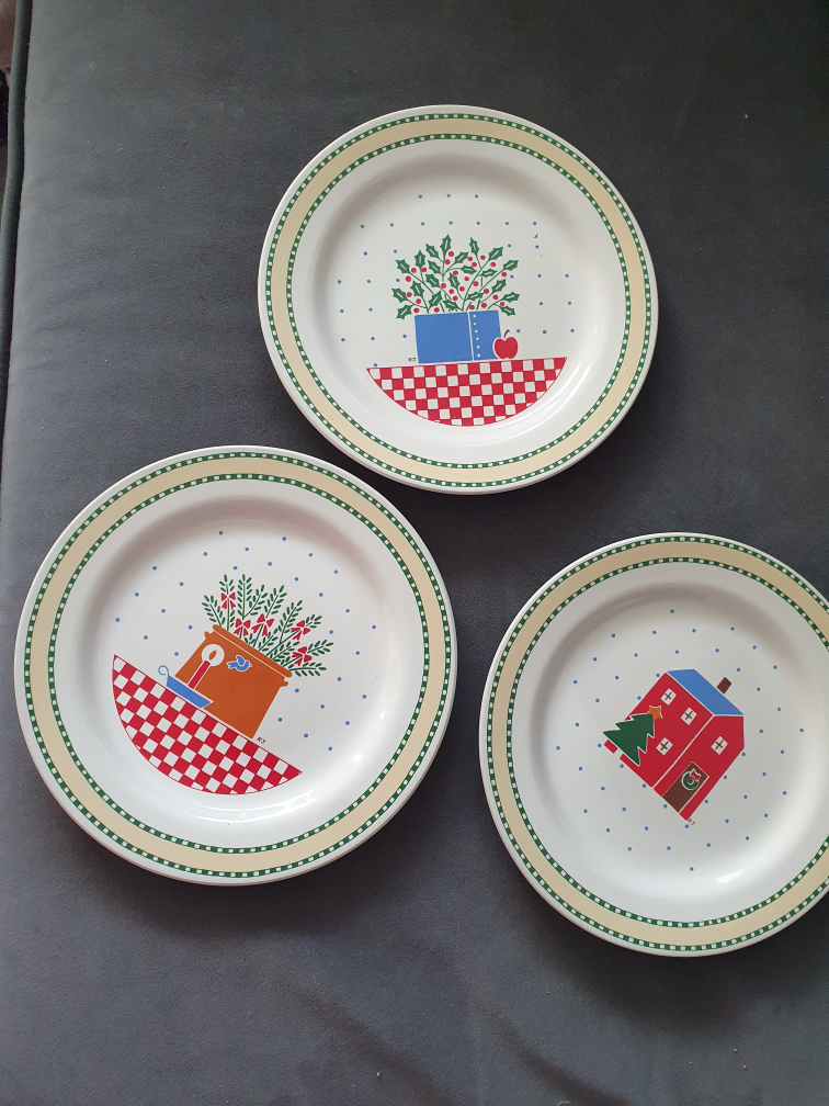 Vintage RJ Christmas Plates (Set of 3)
