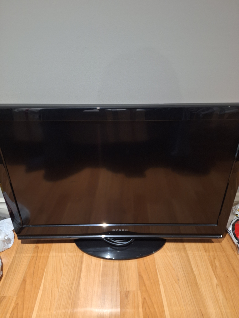 Dynex 32" TV - Great Condition