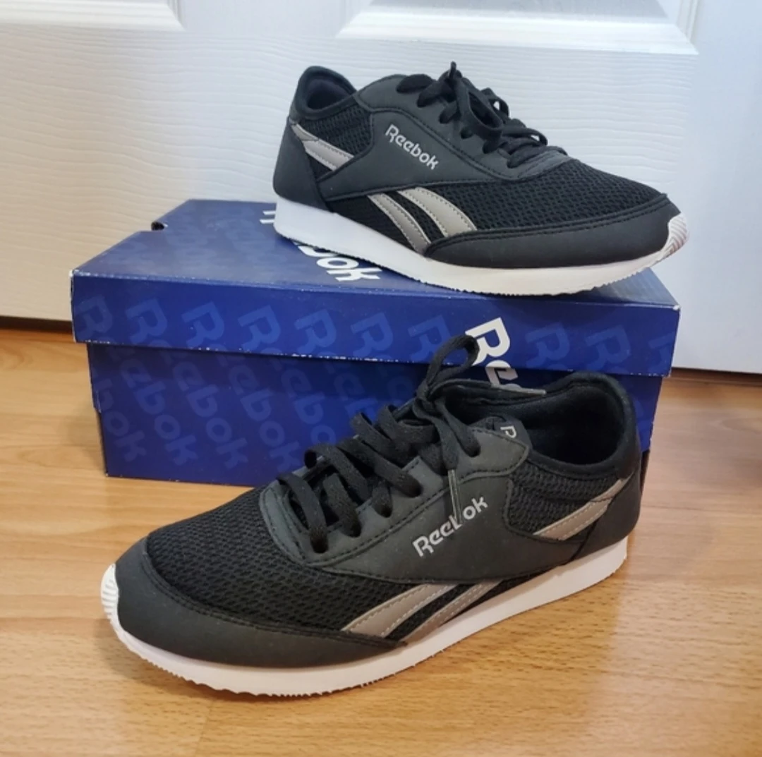 Brand New Reebok Royal Women's Sneakers - Size 6