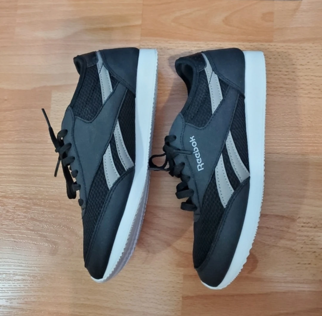 Brand New Reebok Royal Women's Sneakers - Size 6 - photo 3