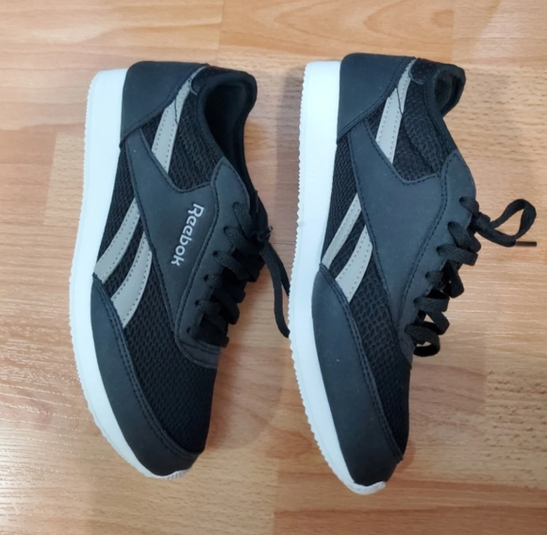 Brand New Reebok Royal Women's Sneakers - Size 6 - photo 4