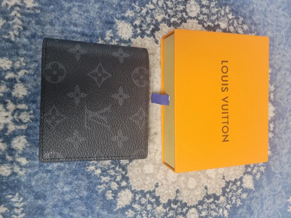 Louis Vuitton Black Card Holder with Box image indicator(3)
