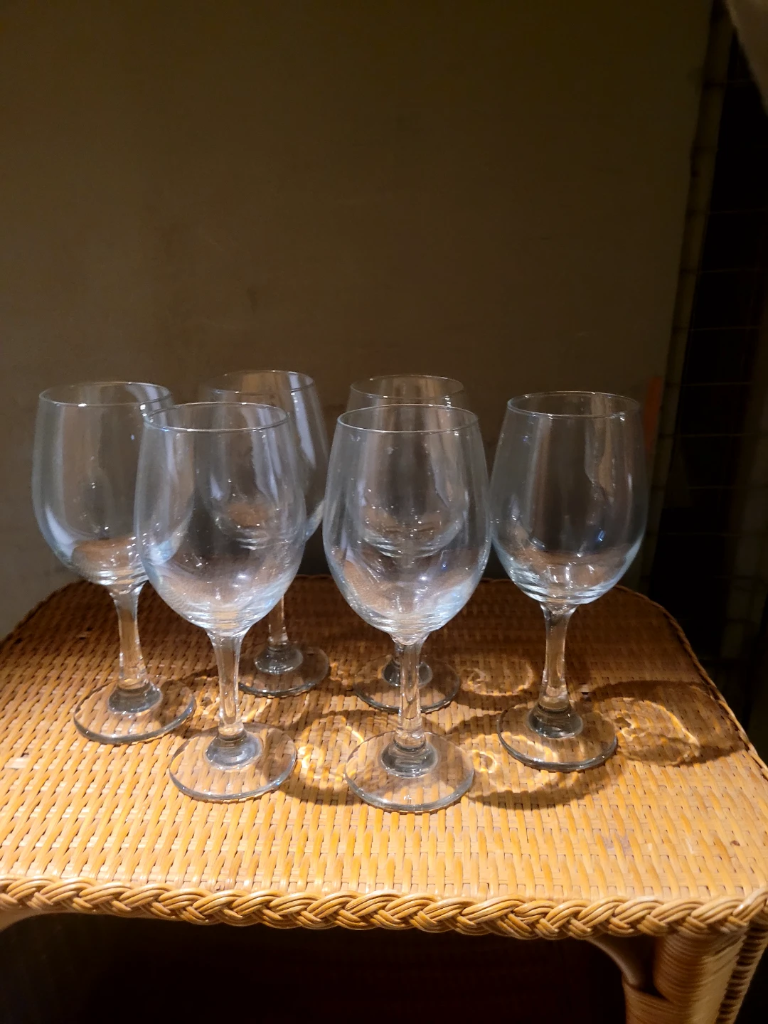 Set of 6 Wine Glasses ♻️ freecylle