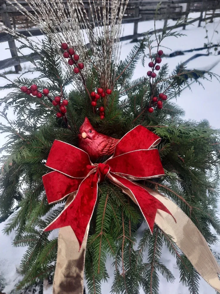 Red and gold cardinal Christmas holiday planter image indicator(2)