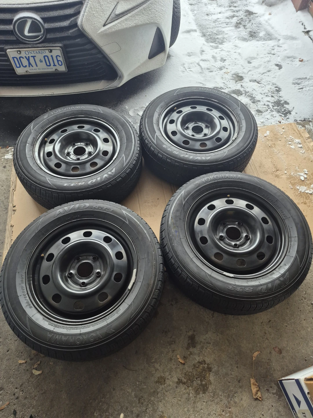 Yokohama Avid S33 225/65R17 Tires on rims (Set of 4)
