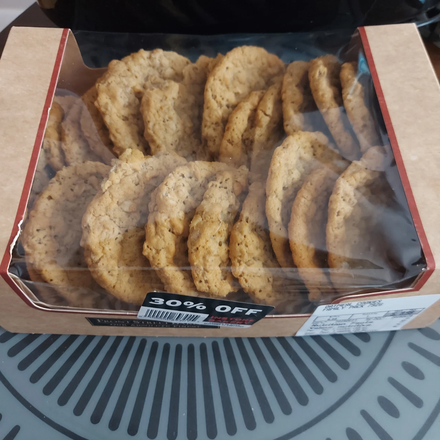 FREE - Metro Oatmeal Cookies Family Pack 792g - SEALED