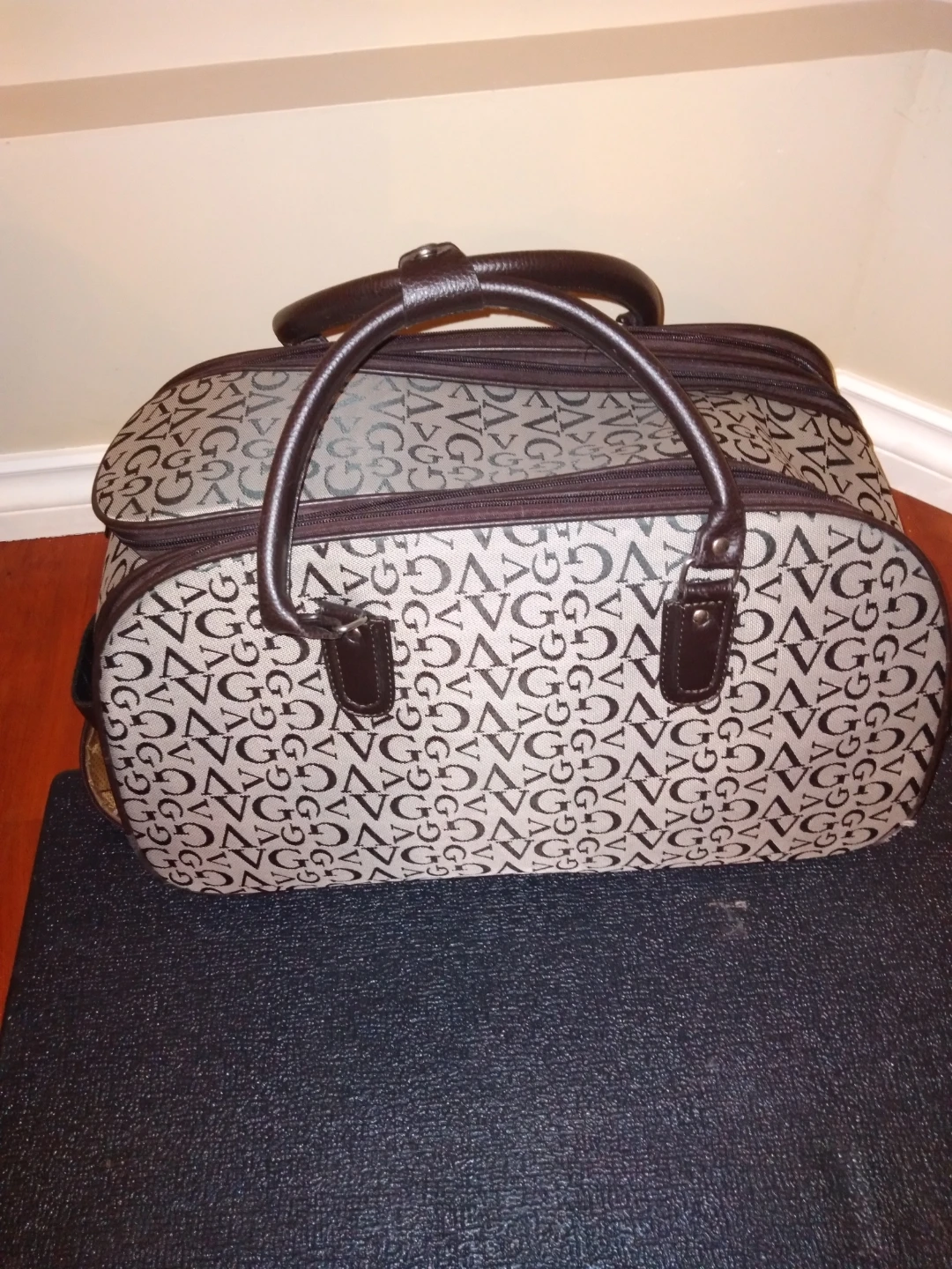 Travel bag with wheels and handle - photo 2