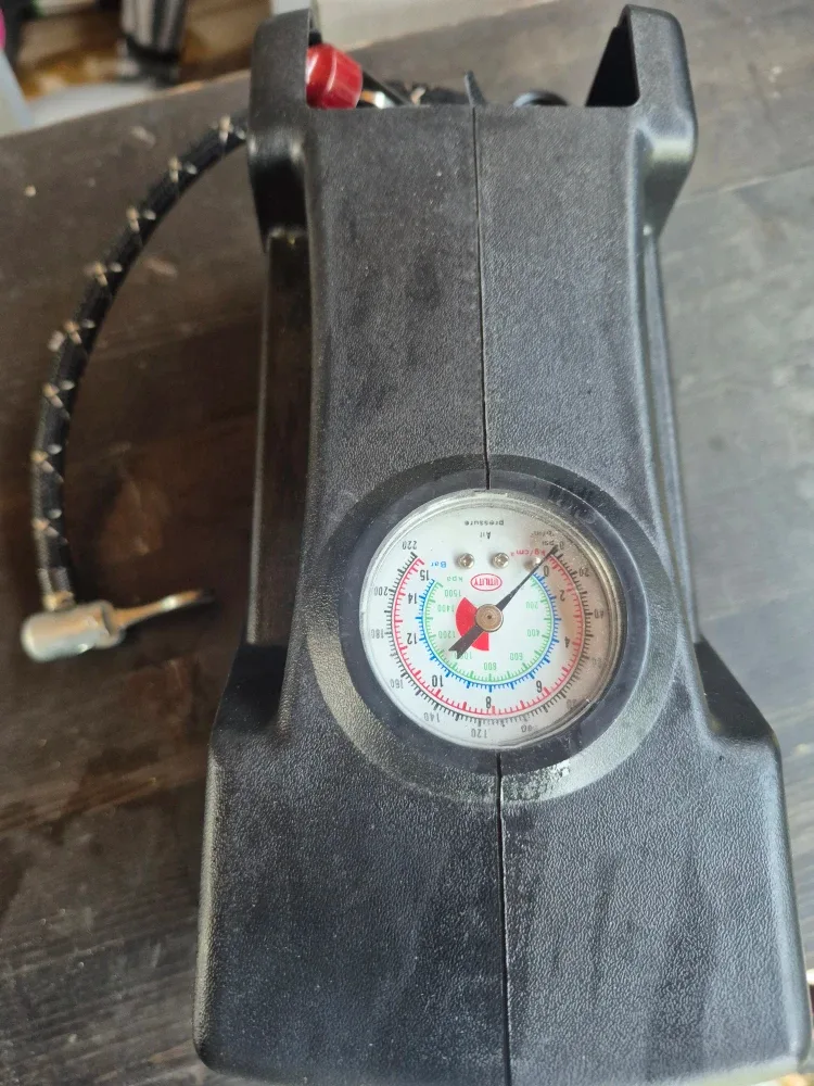 Portable Air Compressor image indicator(2)