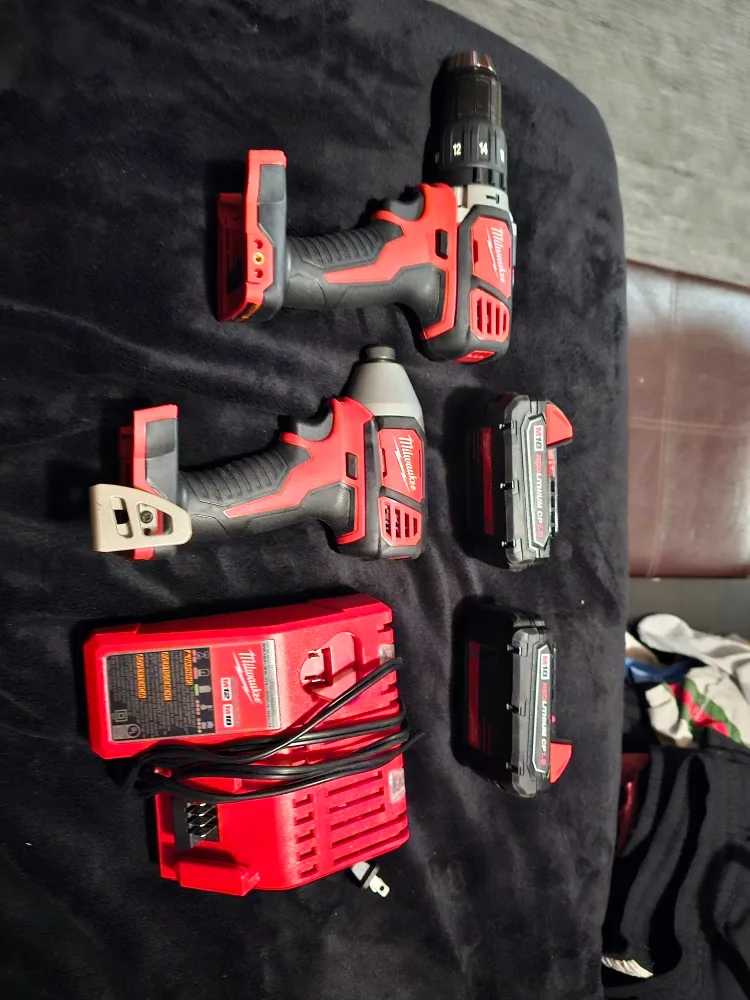 Milwaukee M18 Cordless Drill & Impact Driver Kit