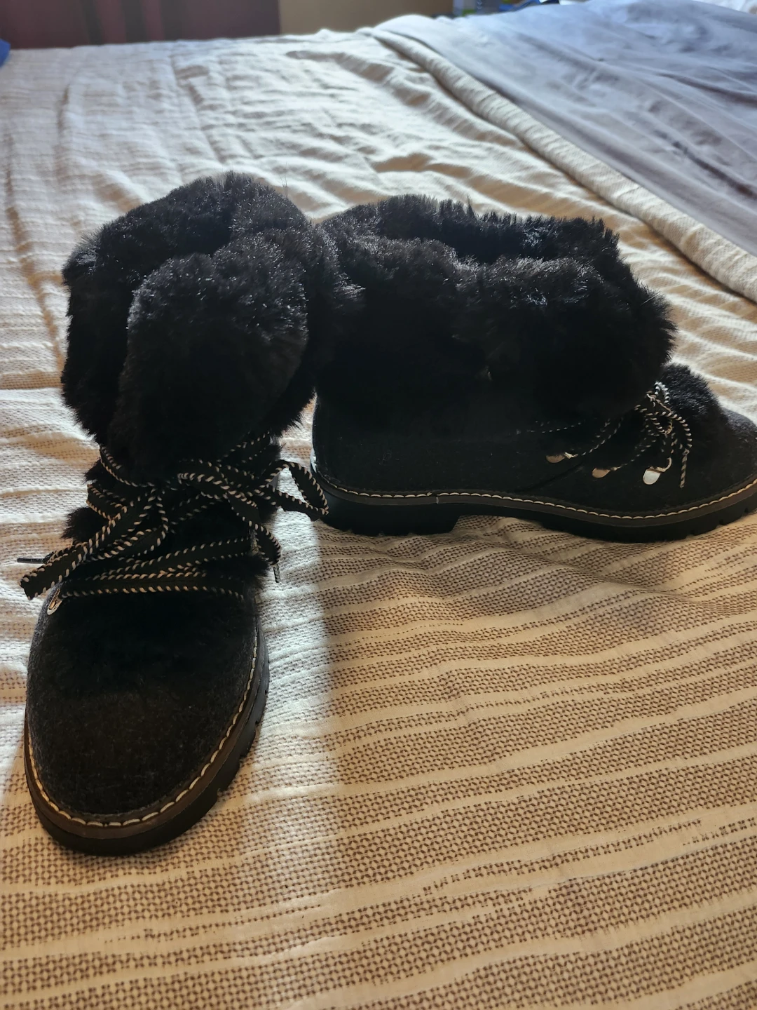 Black Fuzzy Winter Boots