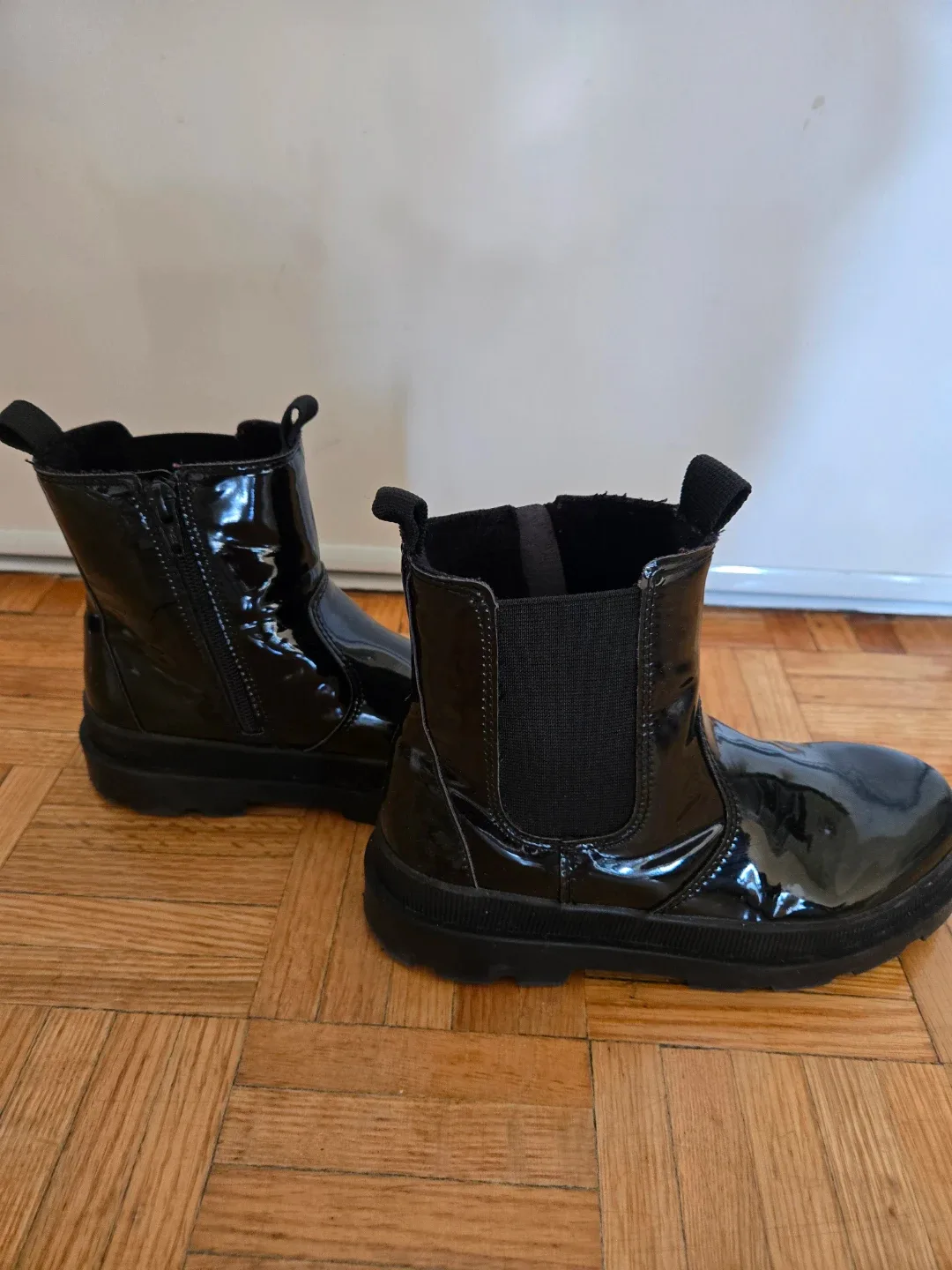 H&M Black Chelsea Boots US2 image indicator(4)