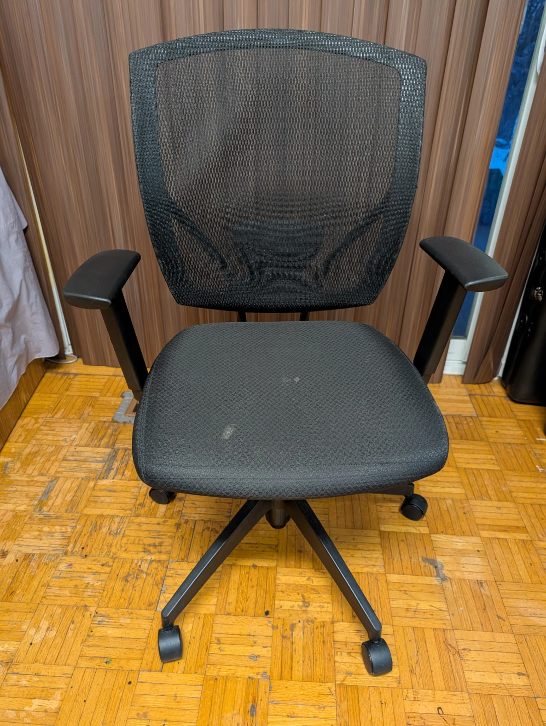 Black Mesh Office Chair - photo 2
