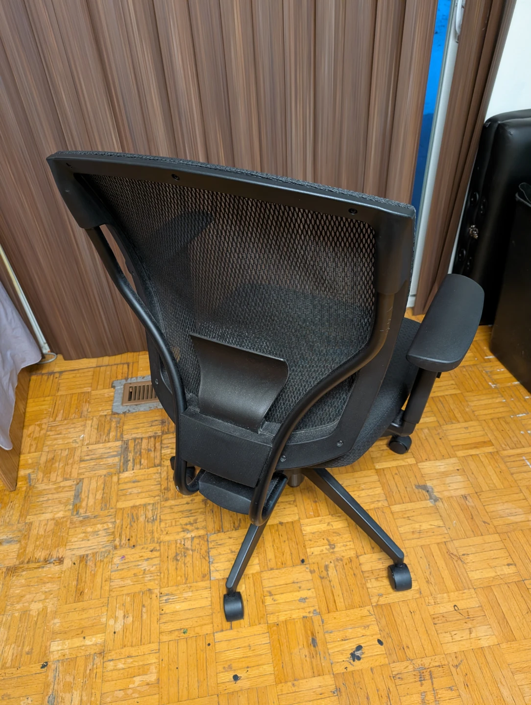 Black Mesh Office Chair - photo 3