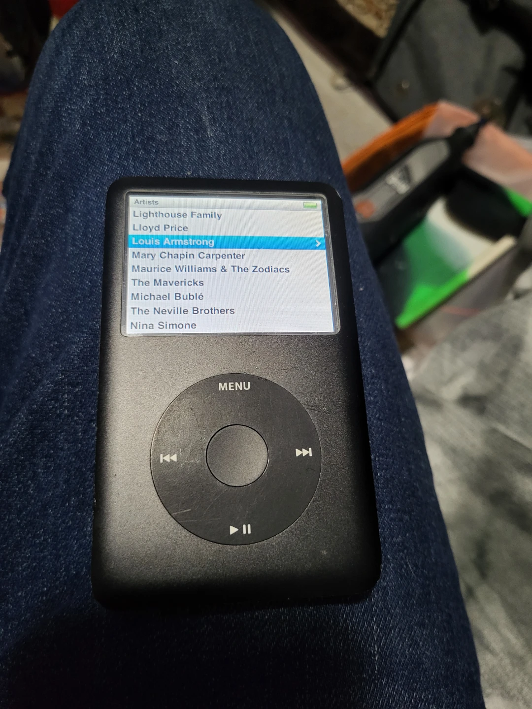 Apple iPod Classic Black 80 GB - photo 2