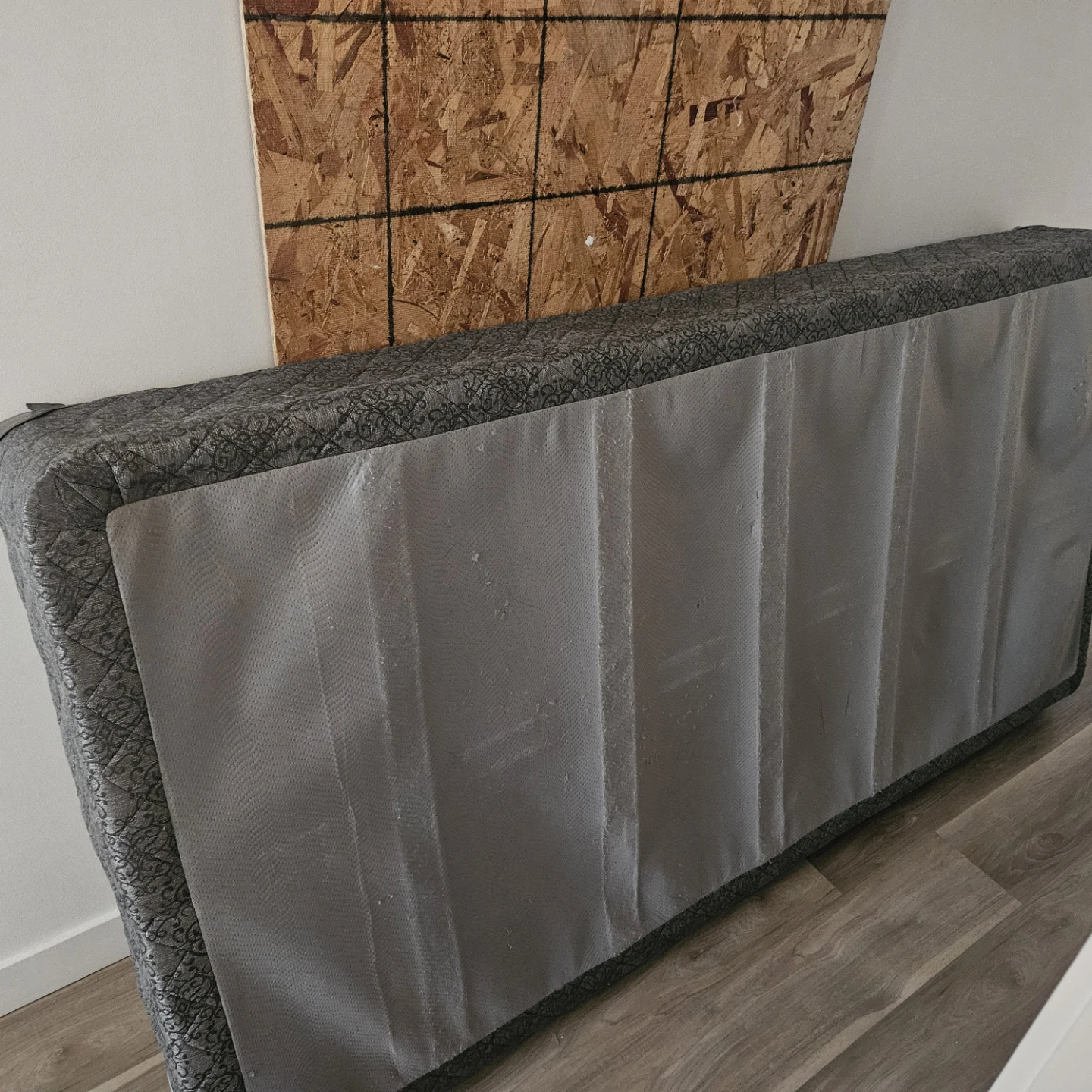 Twin Bed boxspring - Good Condition