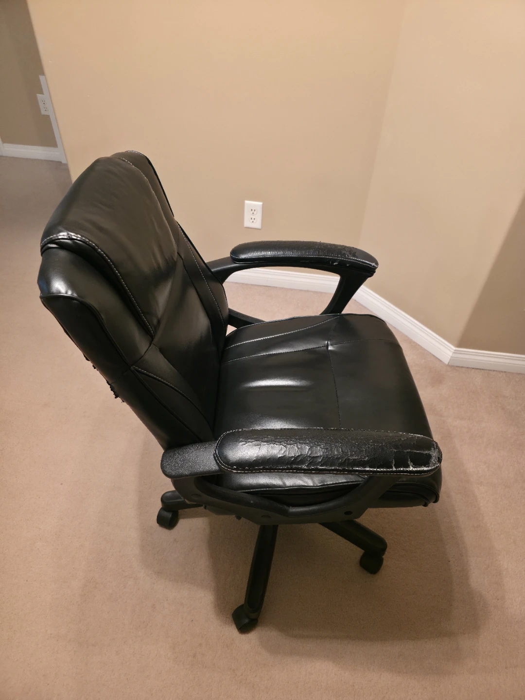 Black Leather Office Chair - photo 3