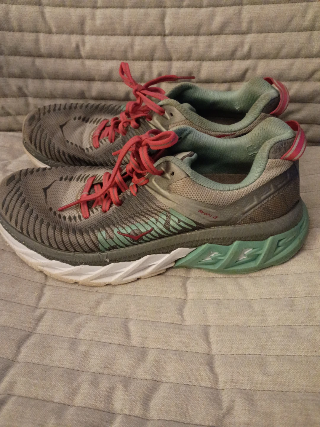 Hoka women shoes One One Arahi 2 US 8 Running Shoes - photo 4