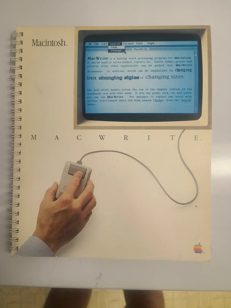 Vintage Apple Macintosh User Guides image indicator(3)